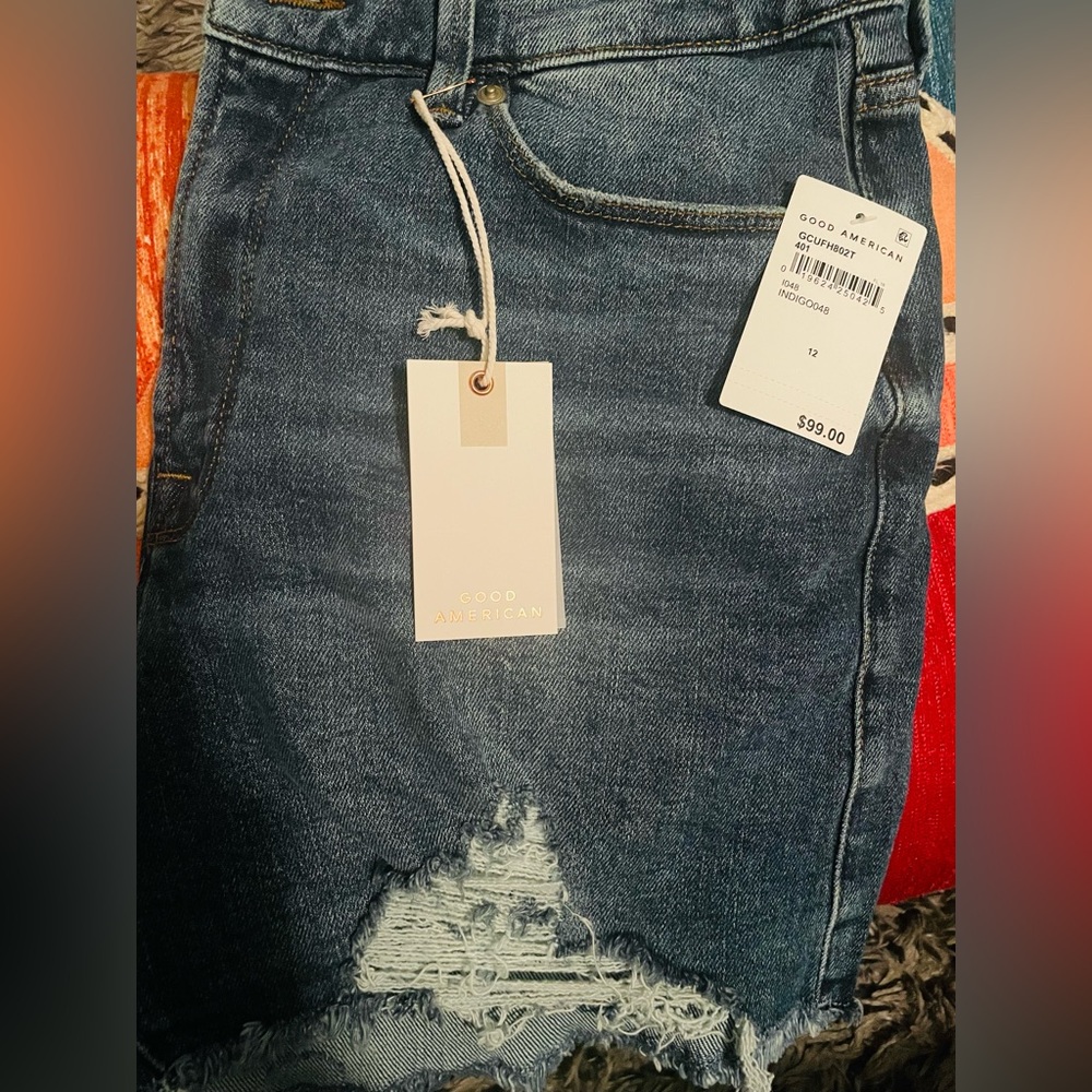 Good American Indigo048 shorts BRAND NEW with tags! Smoke free home!
